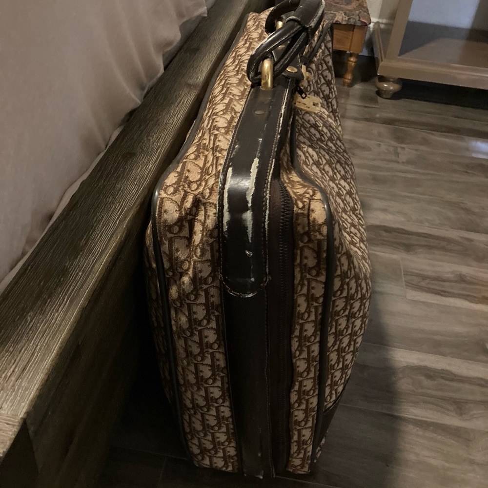 Christian Dior vintage suitcase. 24” x18”. Clean.Bit of wear top leather corners - Picture 5 of 5